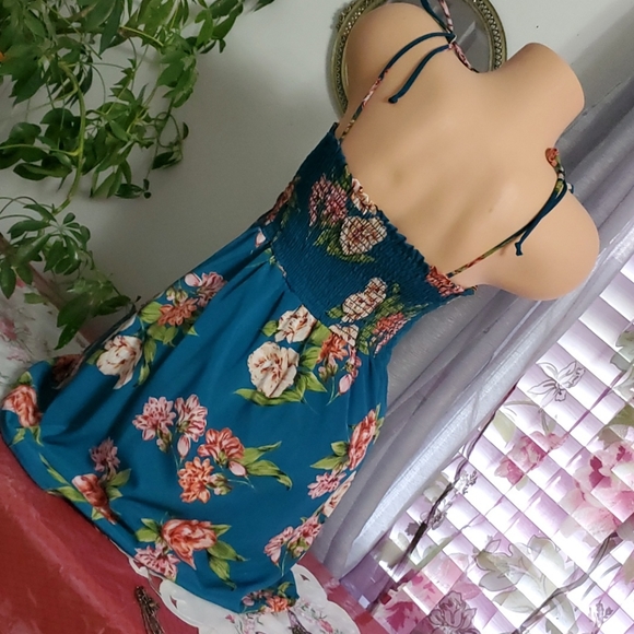 STUNNING SUMMER DRESS - Picture 10 of 12